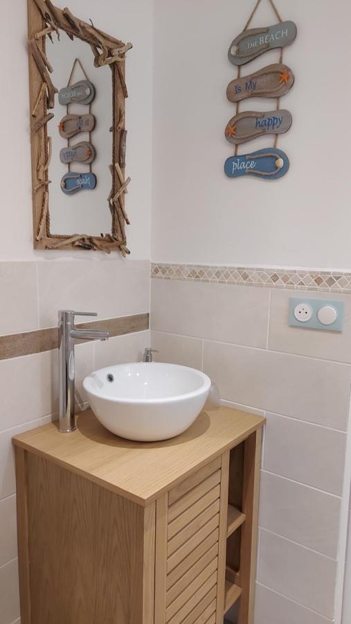 Les Nids De La Baie Bed & Breakfast Favieres  ภายนอก รูปภาพ