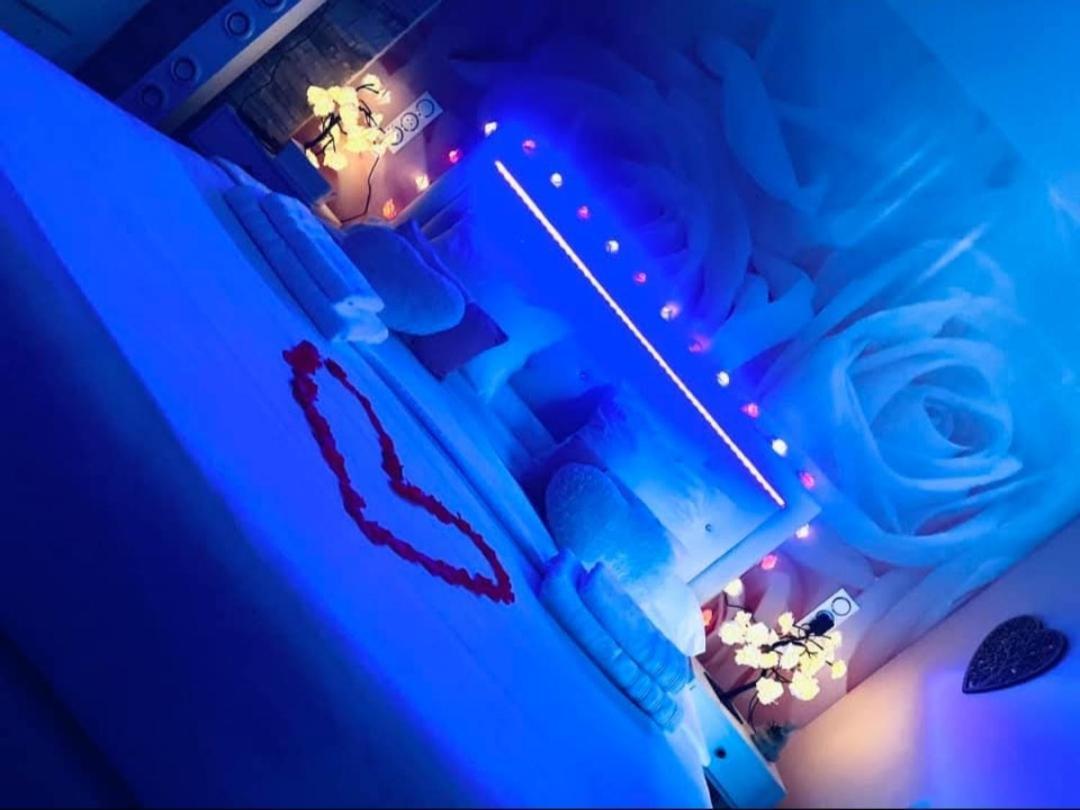 Les Nids De La Baie Bed & Breakfast Favieres  ภายนอก รูปภาพ